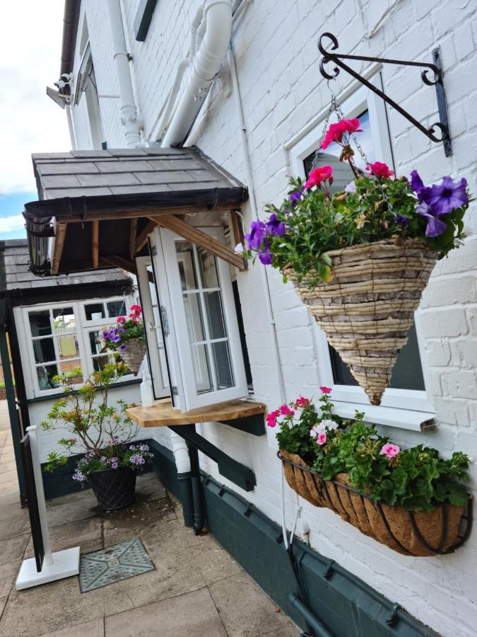 The Red Lion Hotel Kilsby ภายนอก รูปภาพ